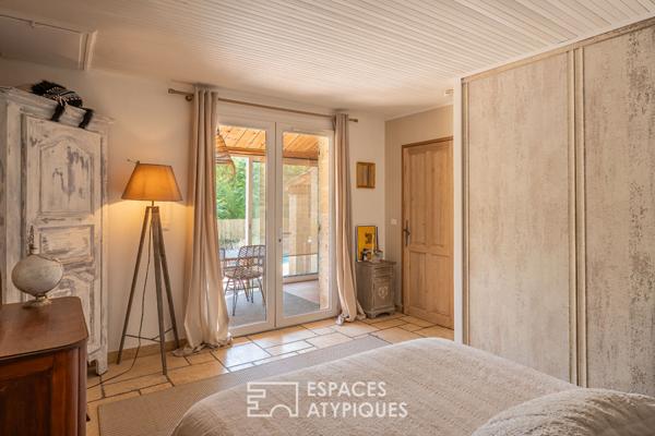 Maison de caractère, rivière en toile de fond