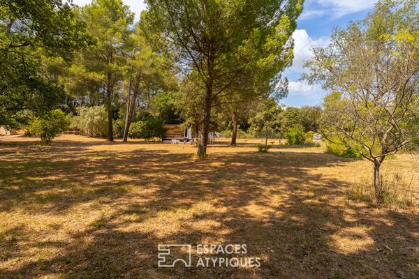 Maison de caractère, rivière en toile de fond