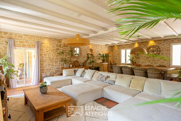 Maison de caractère, rivière en toile de fond