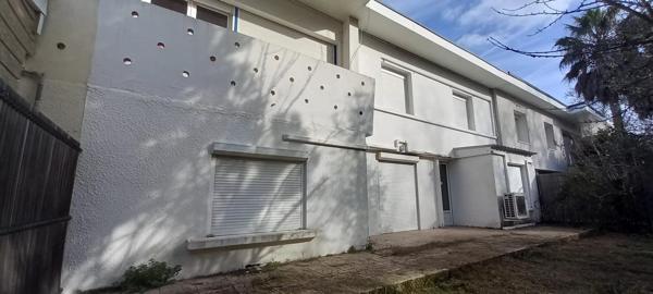Vente                                                      Maison
                        
                     6 pièces                      138 m2                     à Pessac
