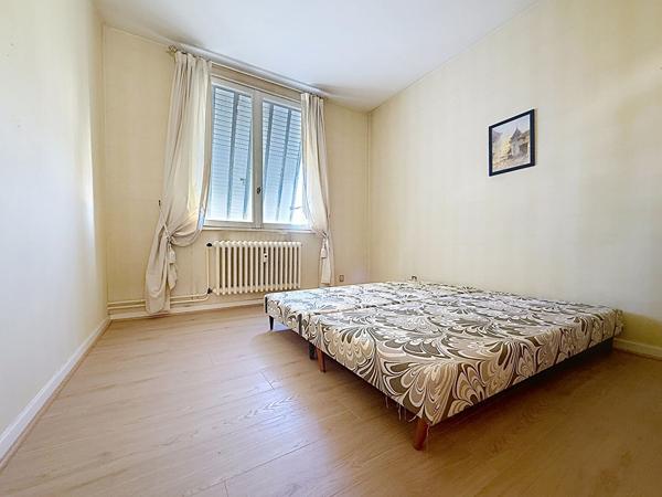 FAVENTINES -Magnifique appartement  très lumineux 120 m² balcon et stationnement
