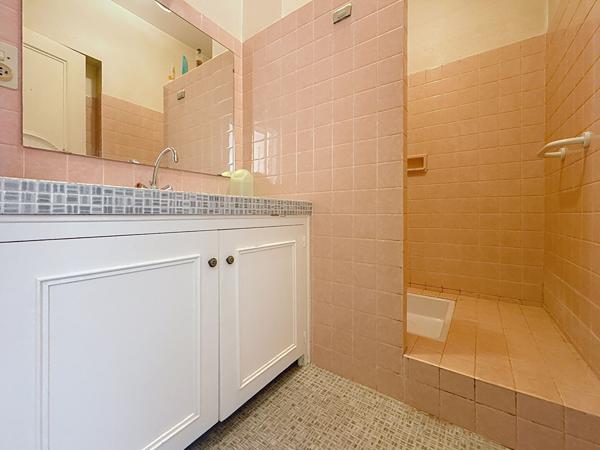 FAVENTINES -Magnifique appartement  très lumineux 120 m² balcon et stationnement