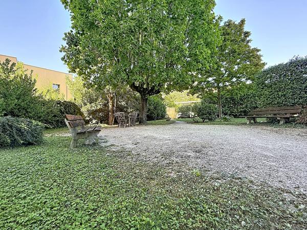 FAVENTINES -Magnifique appartement  très lumineux 120 m² balcon et stationnement