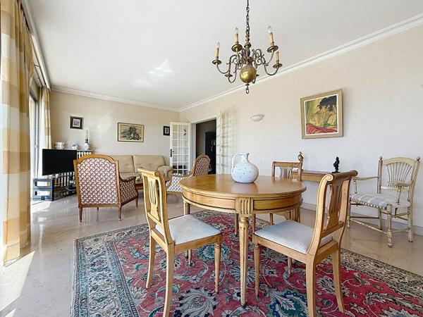 FAVENTINES -Magnifique appartement  très lumineux 120 m² balcon et stationnement