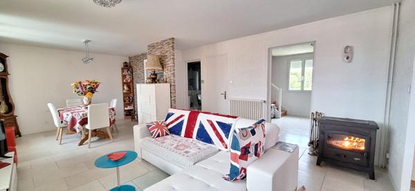 Maison  bien rénovée  à vendre à Arinthod  , parfait etat