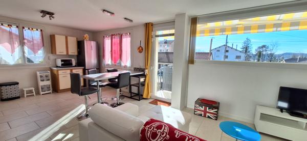 Maison  bien rénovée  à vendre à Arinthod  , parfait etat