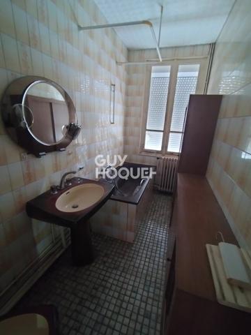 Immeuble mixte à vendre de 130 m² + dépendance