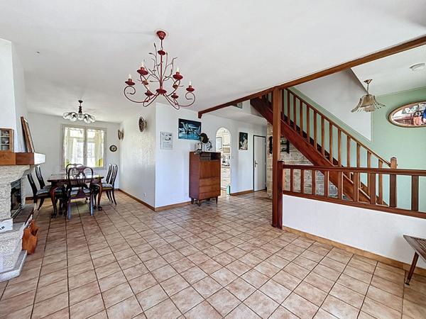Maison familiale, 4 chambres, plain-pied, garage, véranda, proche commodités et mer - Locmiquélic.