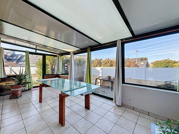 Maison familiale, 4 chambres, plain-pied, garage, véranda, proche commodités et mer - Locmiquélic.