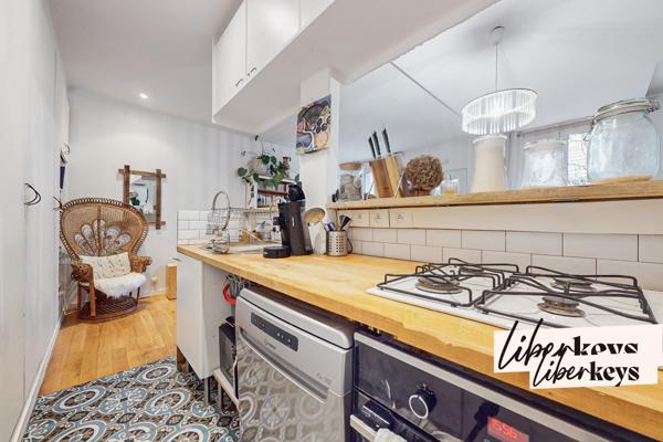 Appartement duplex, terrasse en rez-de-jardin de 74 m² de 4 pièces. Secteur Père Lachaise / Paris 20