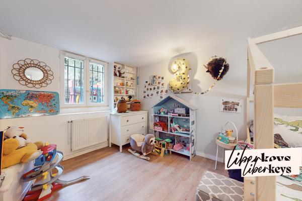 Appartement duplex, terrasse en rez-de-jardin de 74 m² de 4 pièces. Secteur Père Lachaise / Paris 20