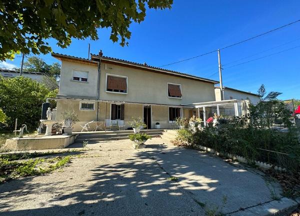 Maison à vendre    3 pièces •  Pont-Évêque