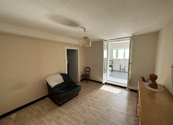 Maison à vendre    3 pièces •  Pont-Évêque