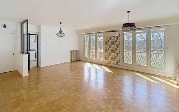 Appartement à louer    6 pièces •  Pau