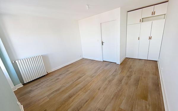 Appartement à louer    6 pièces •  Pau