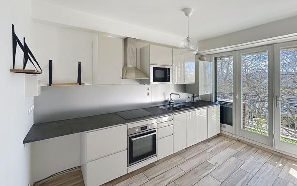 Appartement à louer    6 pièces •  Pau