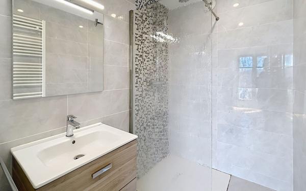 Appartement à louer    6 pièces •  Pau