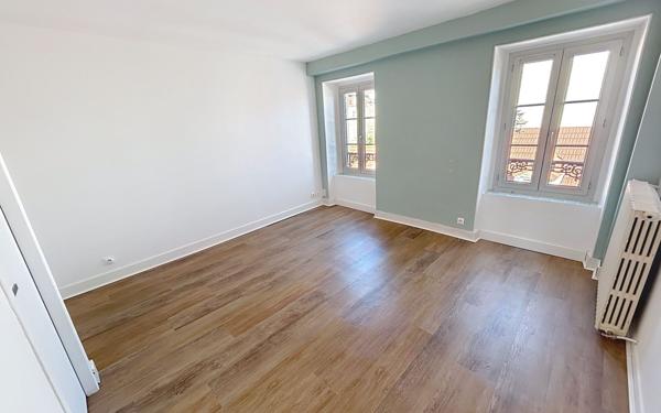 Appartement à louer    6 pièces •  Pau