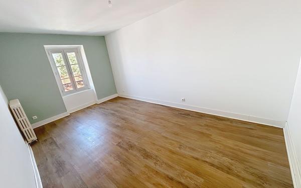 Appartement à louer    6 pièces •  Pau