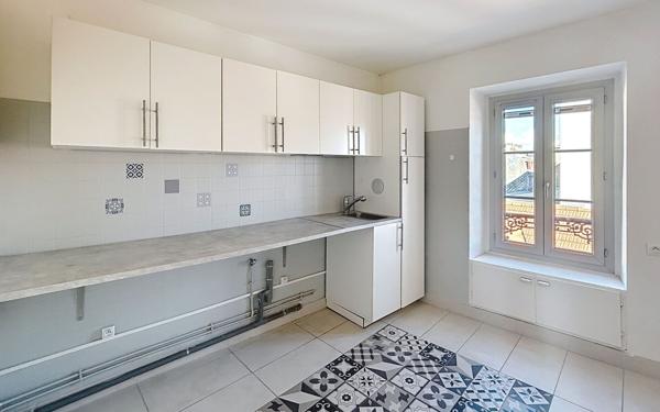 Appartement à louer    6 pièces •  Pau