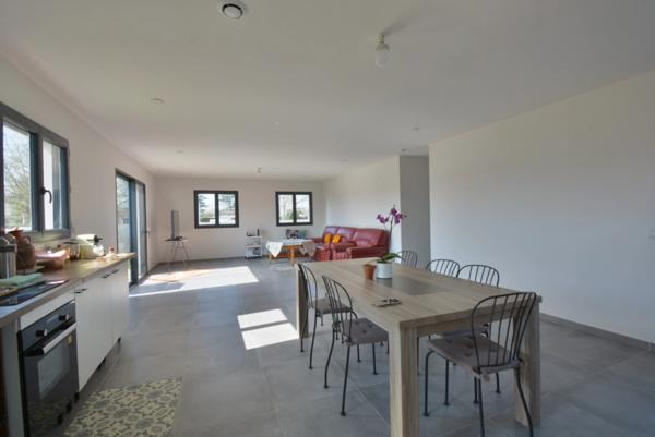 Maison neuve à vendre 3 chambres + garage à SAINT MEDARD DE GUIZIERES (33)