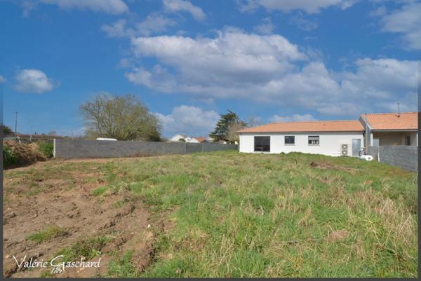 Maison neuve à vendre 3 chambres + garage à SAINT MEDARD DE GUIZIERES (33)