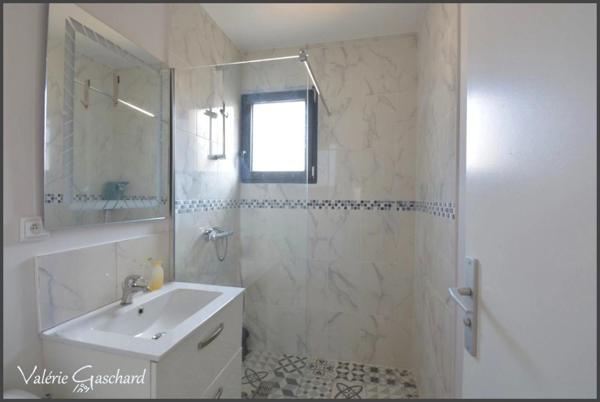 Maison neuve à vendre 3 chambres + garage à SAINT MEDARD DE GUIZIERES (33)