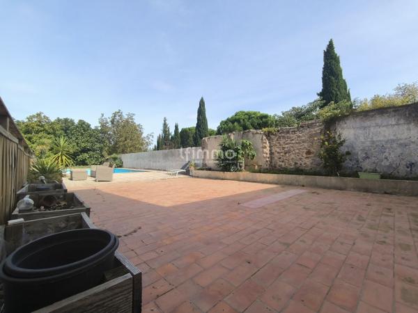 Propriété de caractère avec piscine et gîtes et garage