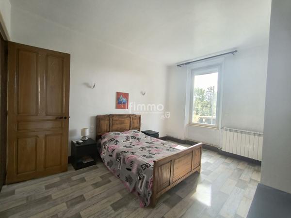 Propriété de caractère avec piscine et gîtes et garage