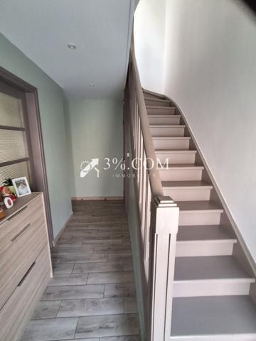 Maison
                                                                                                                                                                                                                                                                                                                        7 pièce(s)                                                                                                                                                                                                          3 chambre(s)                                                                                                                                                                                                          120  m²