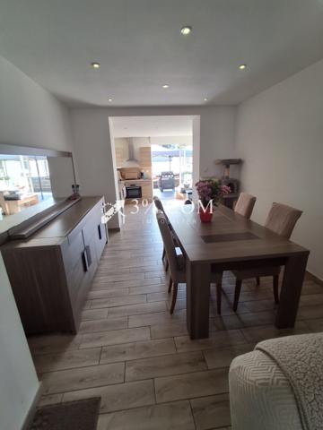 Maison
                                                                                                                                                                                                                                                                                                                        7 pièce(s)                                                                                                                                                                                                          3 chambre(s)                                                                                                                                                                                                          120  m²