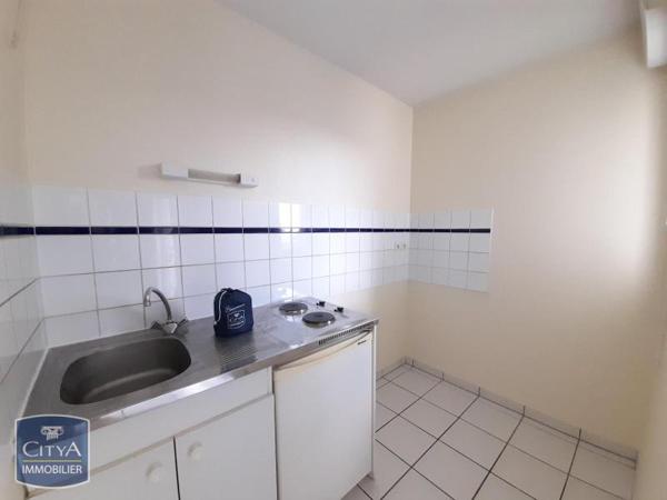 Appartement à louer 2 pièces 48.55m² Allonnes (72700)