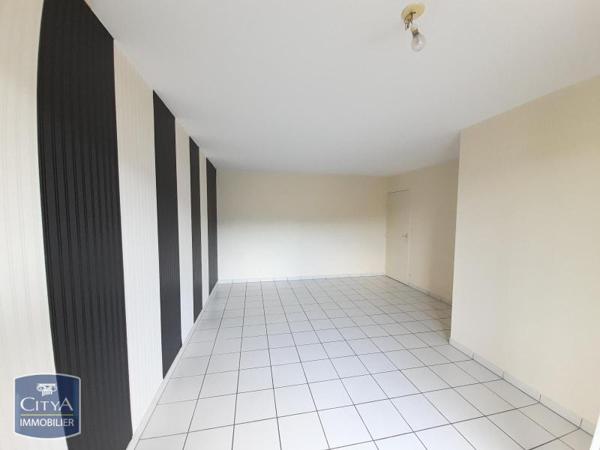 Appartement à louer 2 pièces 48.55m² Allonnes (72700)