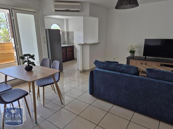 Appartement à louer 2 pièces 50.07m² Saint-Paul (97434)