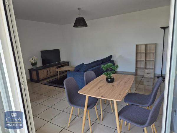 Appartement à louer 2 pièces 50.07m² Saint-Paul (97434)