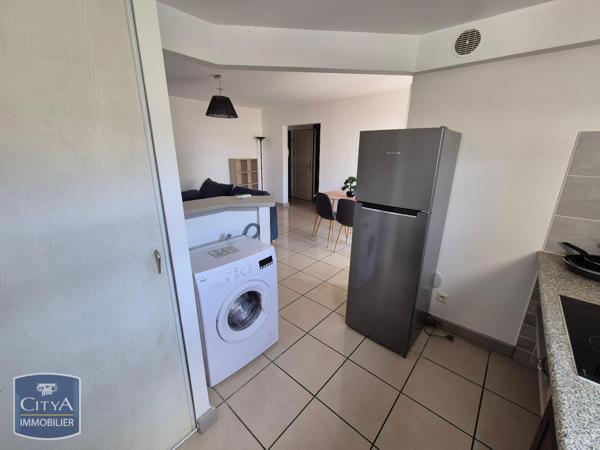 Appartement à louer 2 pièces 50.07m² Saint-Paul (97434)