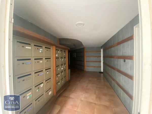 Appartement à louer 2 pièces 50.07m² Saint-Paul (97434)