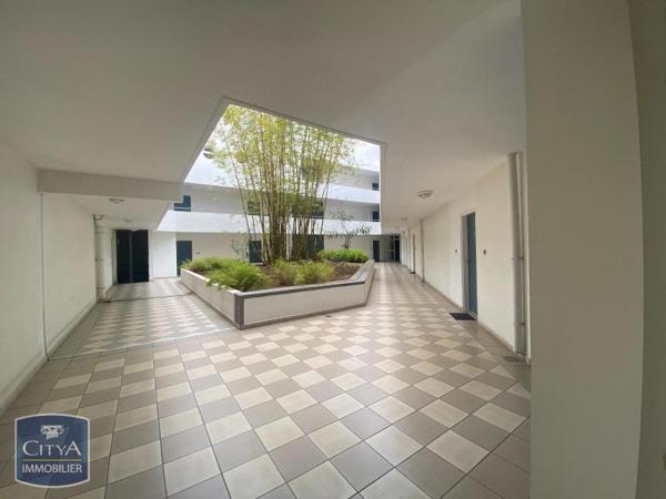 Appartement à louer 2 pièces 50.07m² Saint-Paul (97434)