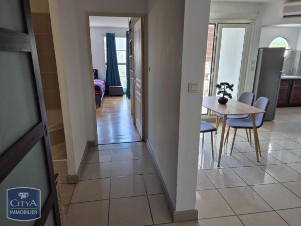 Appartement à louer 2 pièces 50.07m² Saint-Paul (97434)