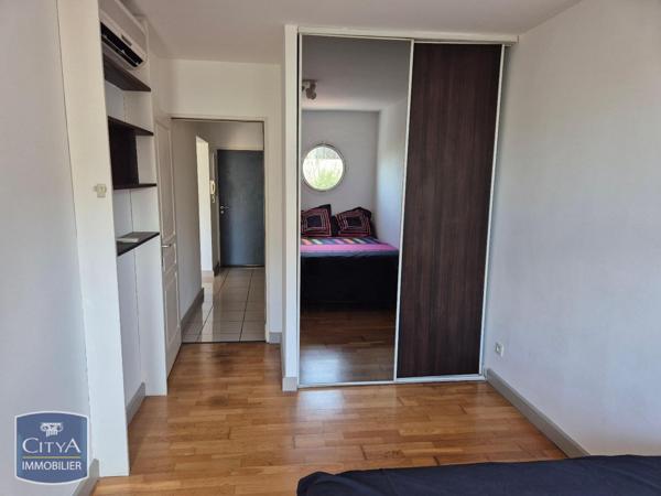 Appartement à louer 2 pièces 50.07m² Saint-Paul (97434)
