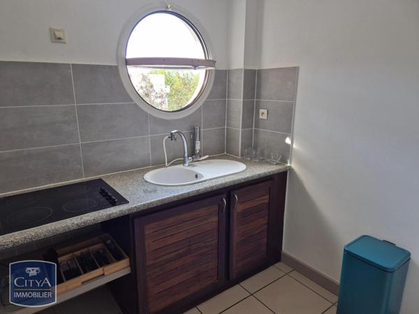 Appartement à louer 2 pièces 50.07m² Saint-Paul (97434)