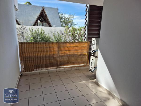 Appartement à louer 2 pièces 50.07m² Saint-Paul (97434)