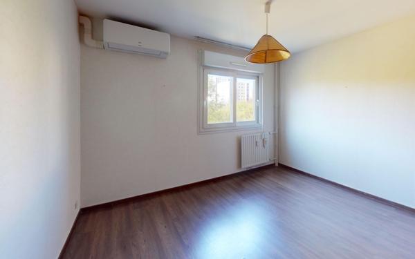 Appartement à louer    3 pièces •  Vaulx-en-Velin
