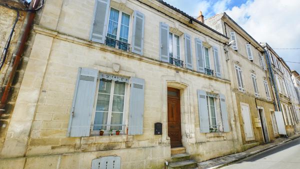 Maison à vendre à Saint-Jean-d'Angély (17400) - Charente-Maritime