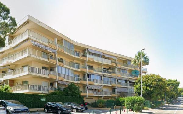 Appartement à louer    1 pièce •  Saint-Laurent-du-Var