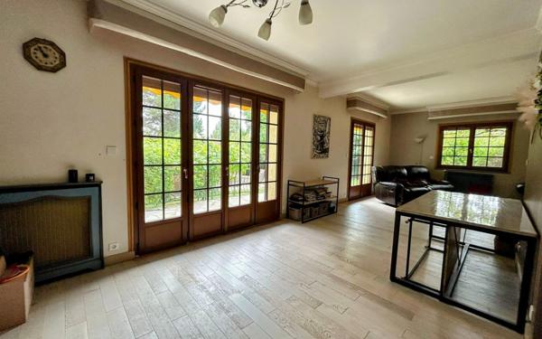 Maison à vendre    5 pièces • 187,80 m2 Yerres