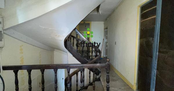 Maison
         8 pièces
        - 350 m² Exclusivité 129 000 € *