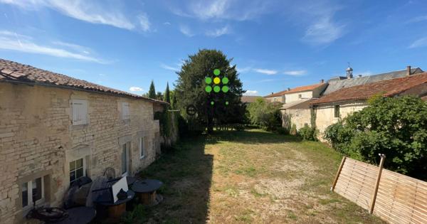 Maison
         8 pièces
        - 350 m² Exclusivité 129 000 € *