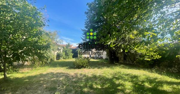 Maison
         8 pièces
        - 350 m² Exclusivité 129 000 € *