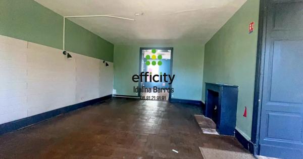 Maison
         8 pièces
        - 350 m² Exclusivité 129 000 € *